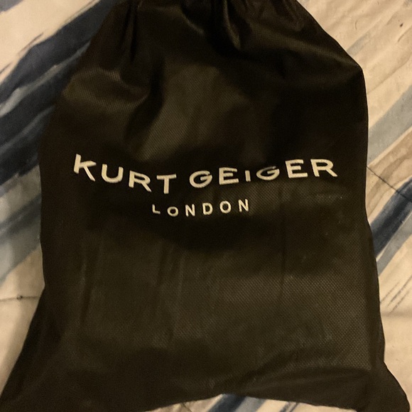 Kurt Geiger Rainbow Quilted Shoulder Bag - Picture 9 of 9